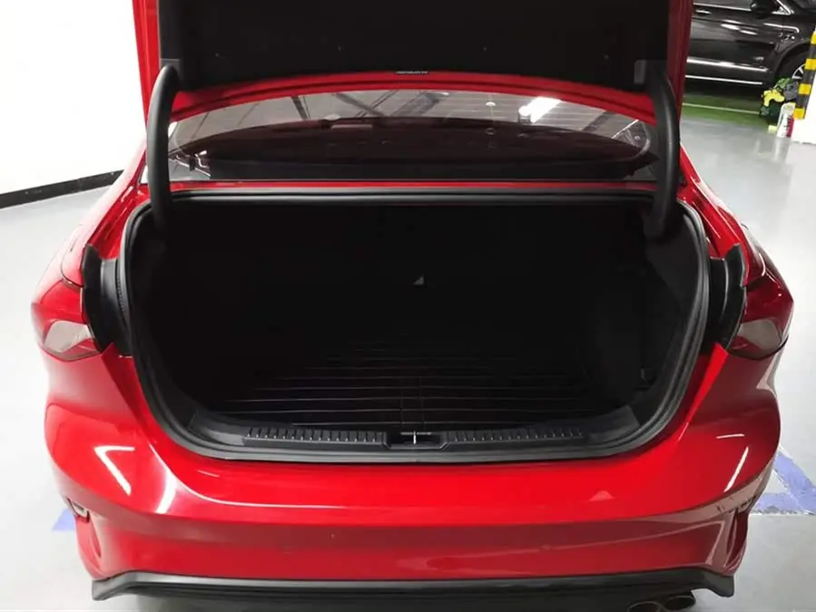 فورد فوكس 2020 سيدان إيكوبوست 180 أوتوماتيكي ST لاين