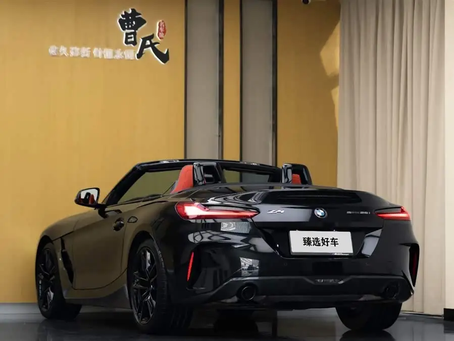 بي إم دبليو Z4 2023 sDrive 25i حزمة الرياضة الليلية M