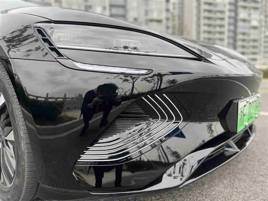 2023 Seal Champion Edition 550km Elite