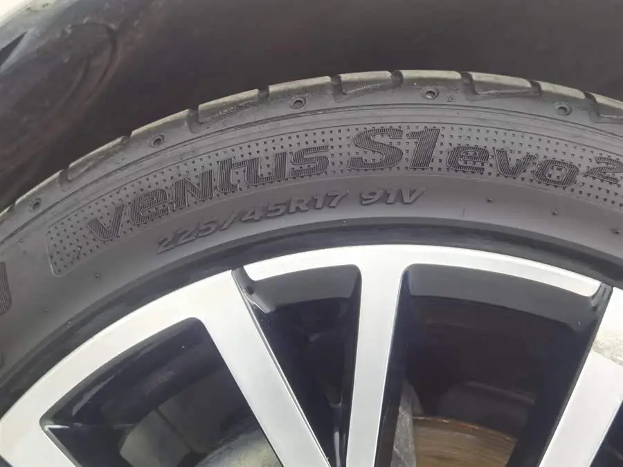 لافيدا 2021 280TSI DSG الفاخرة