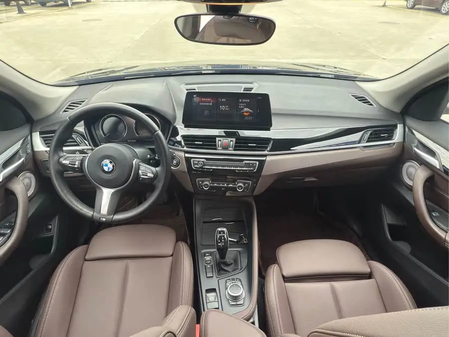 بي إم دبليو X1 2022 sDrive25Li الإصدار الرائد