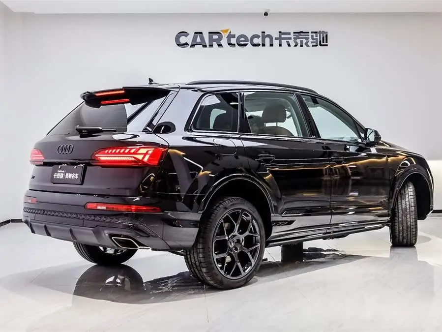 Audi Q7 2025 45 TFSI quattro S line Black Warrior