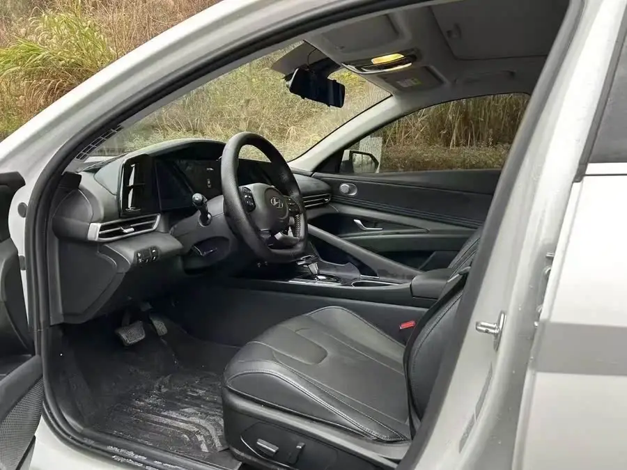 إيلانتر 2022 1.5 لتر CVT LUX النسخة الفاخرة