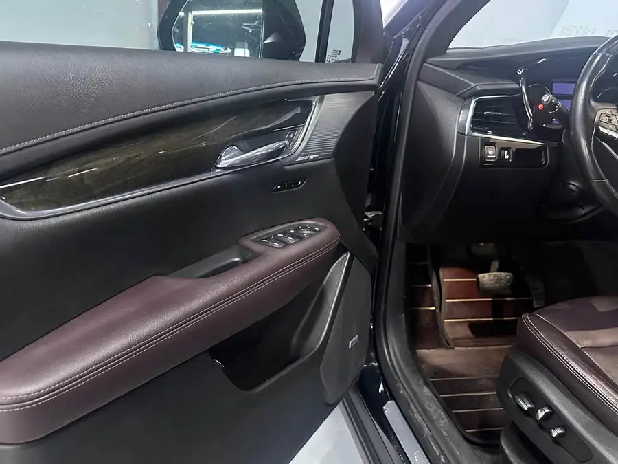 Cadillac XT6 2022 2.0T Luxury 7-seater AWD