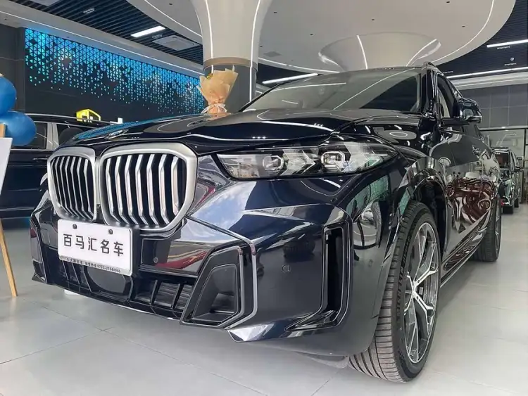 BMW X5 2023 xDrive 30Li M Sport Edition with Night Package