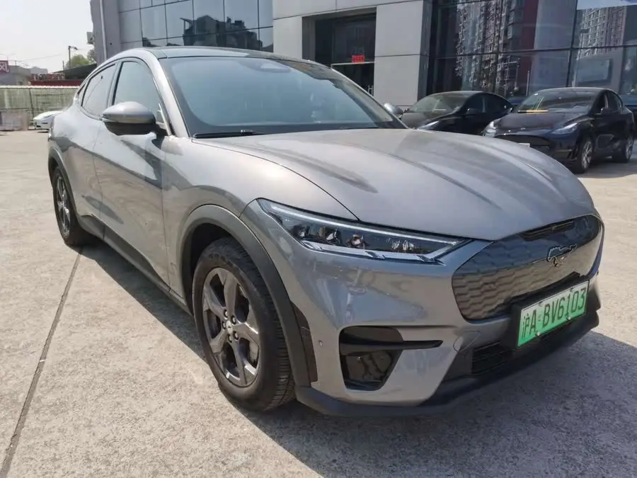 فورد موستانج ماك-إي 2021 النسخة ذات الدفع الخلفي (نطاق قياسي)