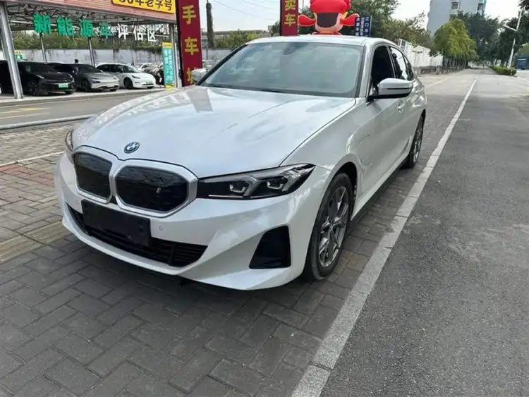 BMW i3 2022 eDrive 35 L