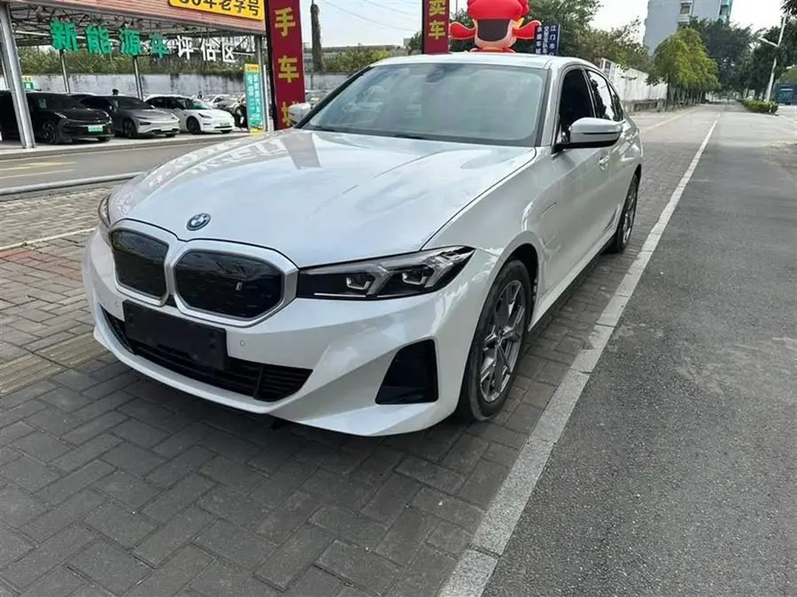 بي إم دبليو i3 2022 eDrive 35 L