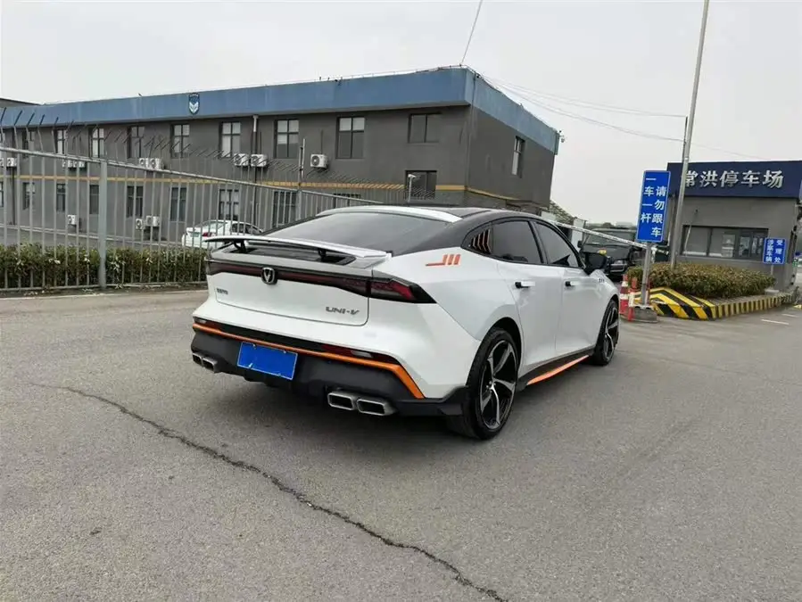 Changan UNI-V 2024 1.5T Deluxe Sports Model