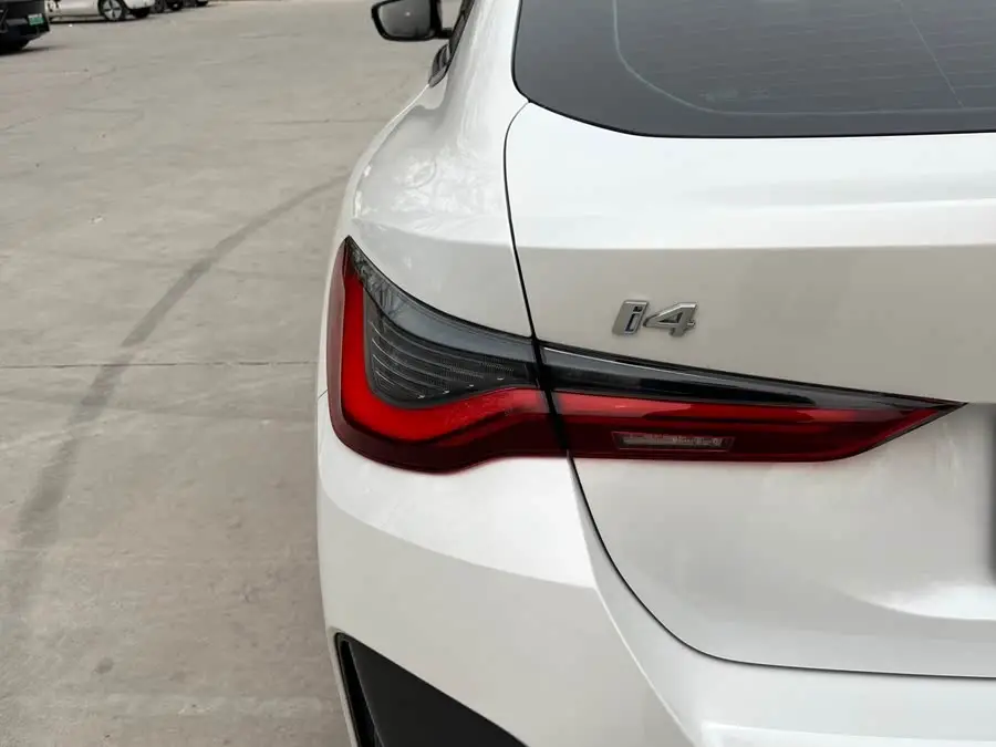 BMW i4 2022 eDrive40