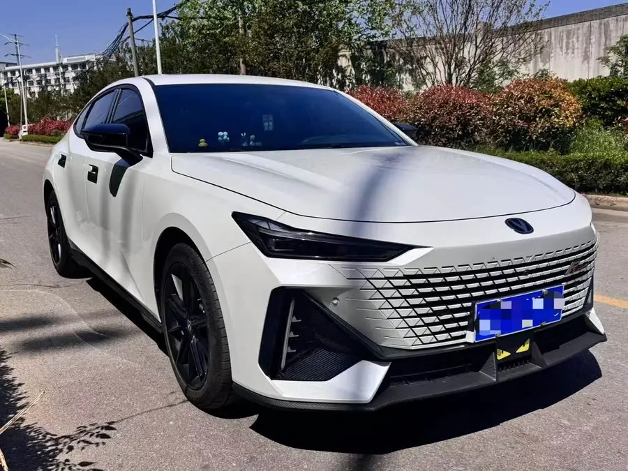 شانجان UNI-V 2022 1.5T المتفوقة