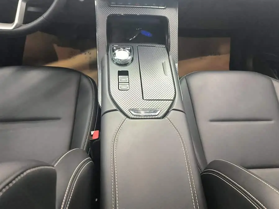 معلومات السيارة الأساسية