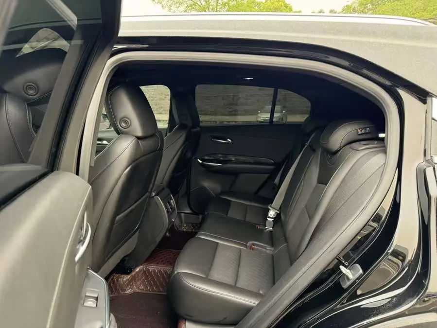 Cadillac XT4 2021 28T FWD Tech Package