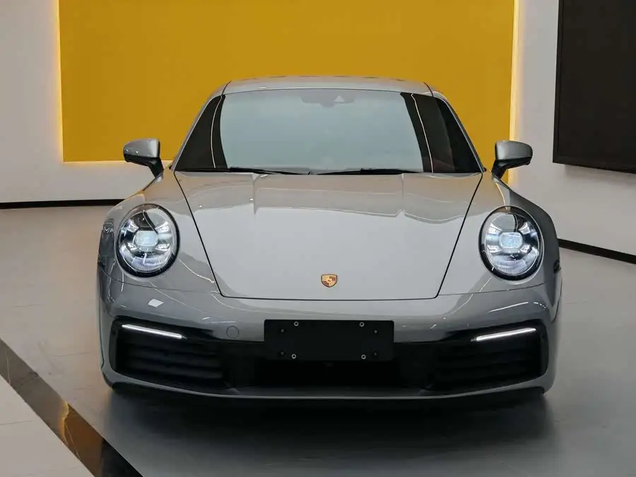 بورش 911 2023 كاريرا 3.0T