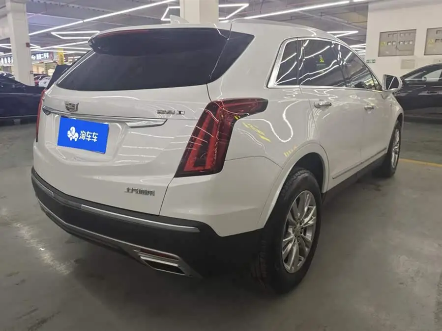 كاديلاك XT5 2021 2.0T فاخرة بالدفع الأمامي
