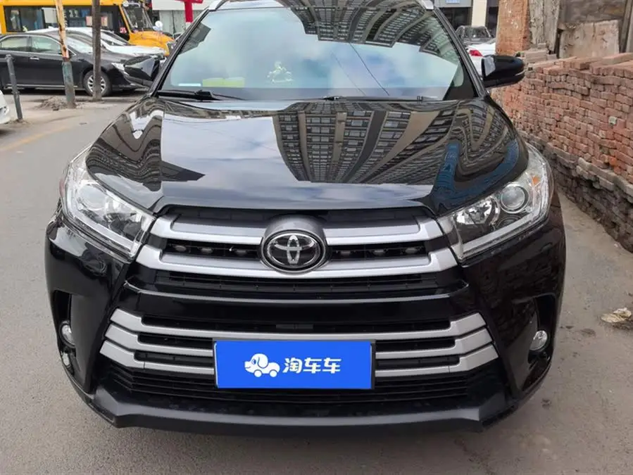 هايلاندر 2018 2.0T النسخة الفاخرة ذات الدفع الرباعي 7 مقاعد المواصفات الوطنية VI