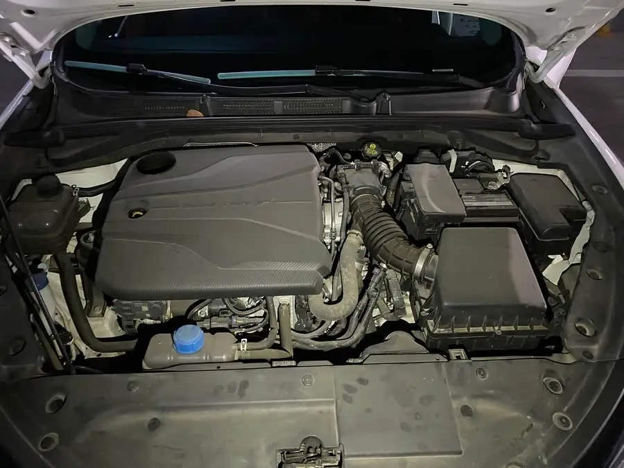 إيدونغ 2022 بلس بلوتو الأزرق NE 1.4T GDI DCT الإصدار الفاخر