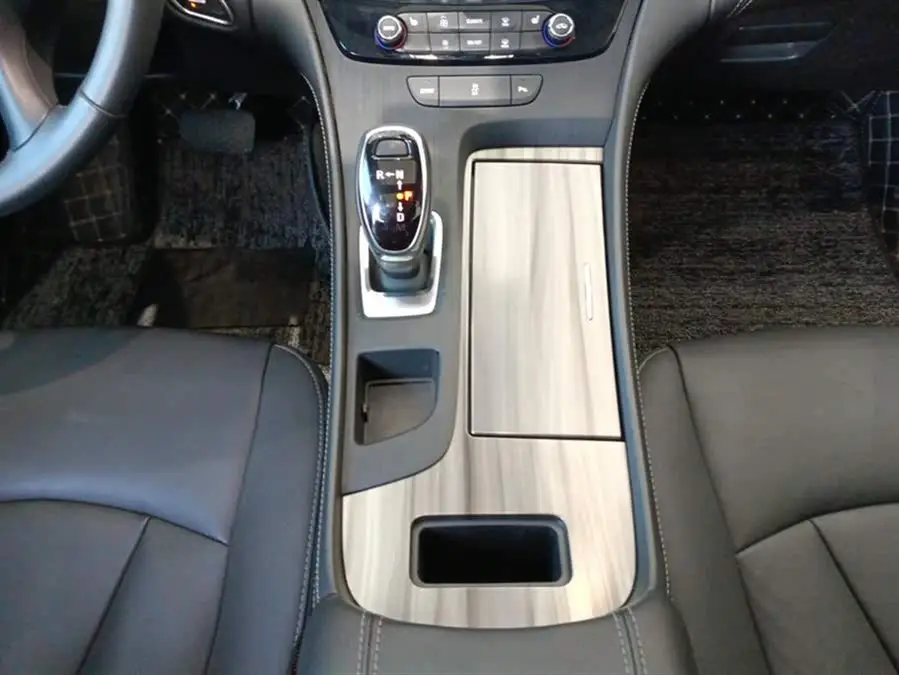 بيوك لاكروس 2022 652T الفاخرة