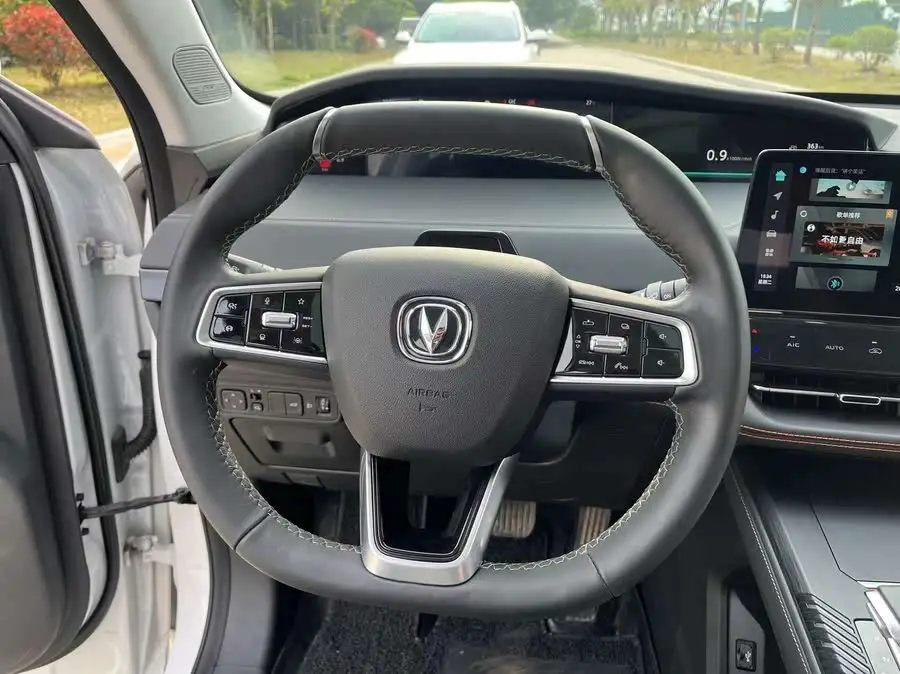 تشانجان UNI-K 2021 2.0T الفاخرة