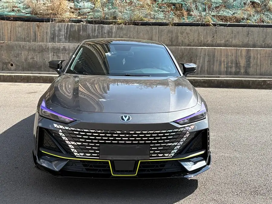 Changan UNI-V 2022 1.5T Sport Edition