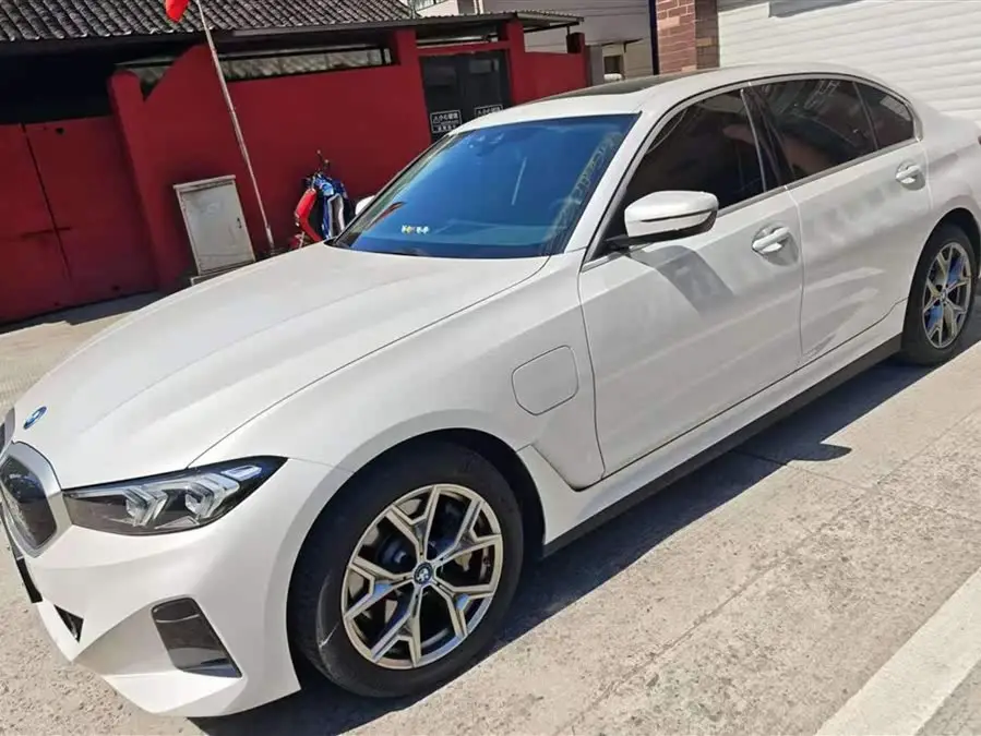 بي إم دبليو i3 2024 eDrive 35 L