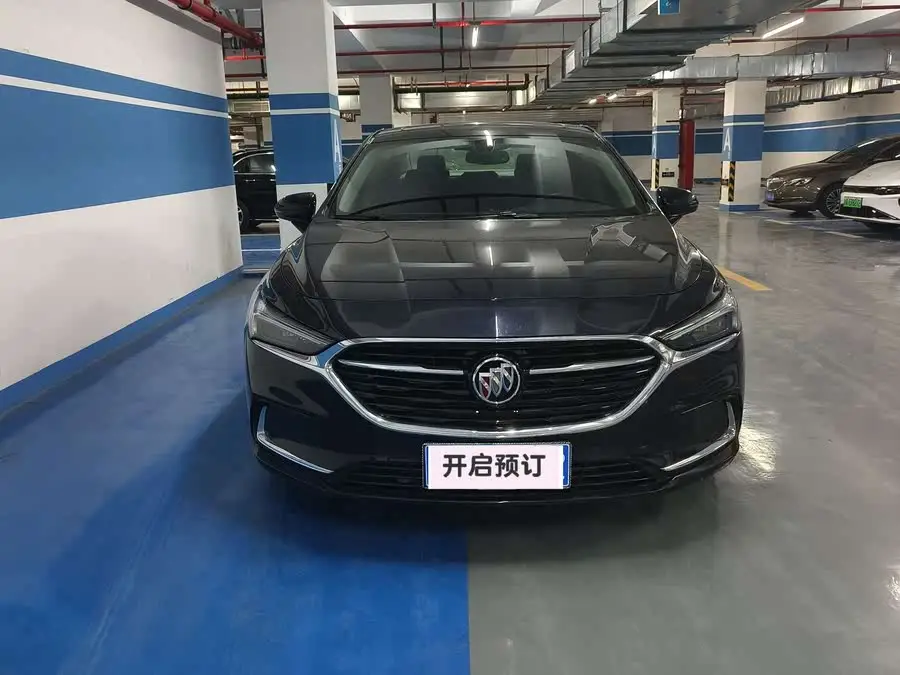 بيوك لاكروس 2022 652T فاخرة