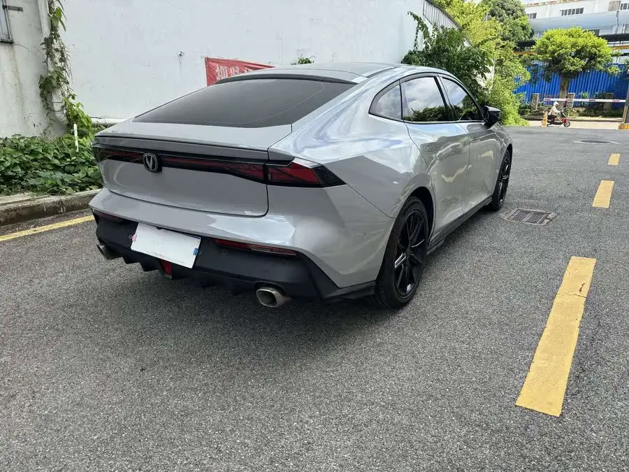 Changan UNI-V 2022 1.5T Premium