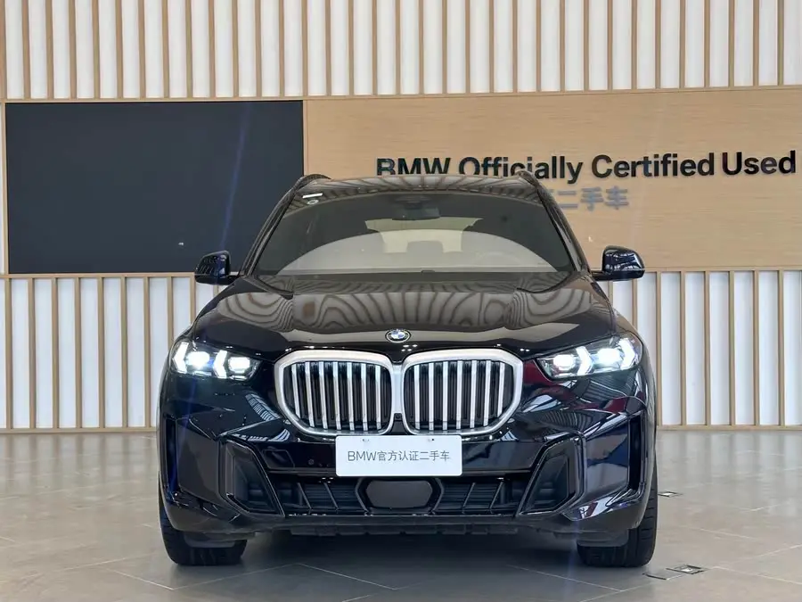 بي إم دبليو X5 2023 xDrive 40Li حزمة رياضية M الليلية