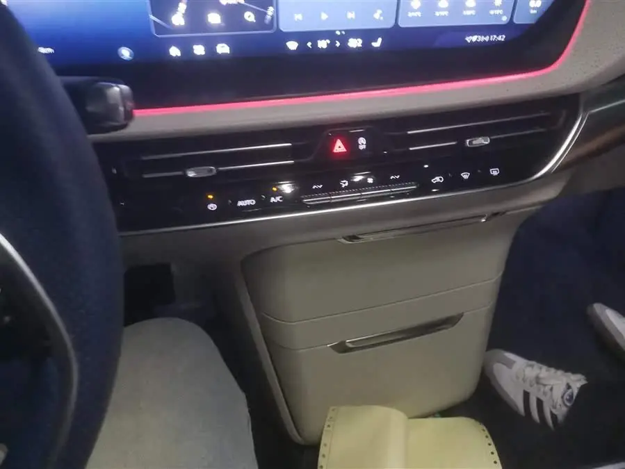 قرن 2023 2.0T إصدار اليونشي للسبعة مقاعد