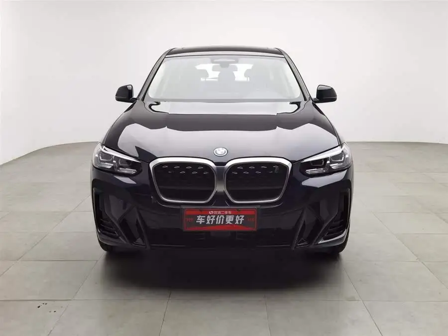 بي إم دبليو iX3 2022 طراز مُعدل رائد