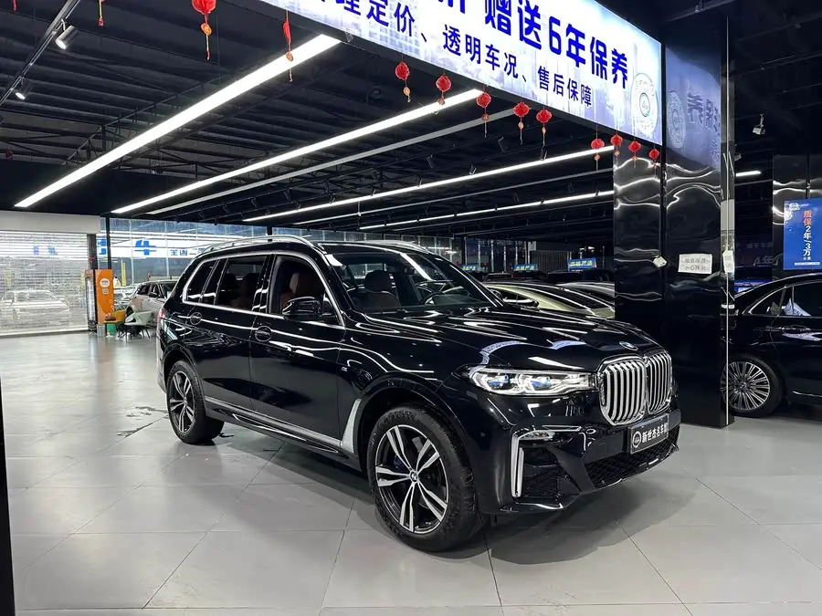 بي إم دبليو X7 2022 xDrive40i باقة M الرياضية