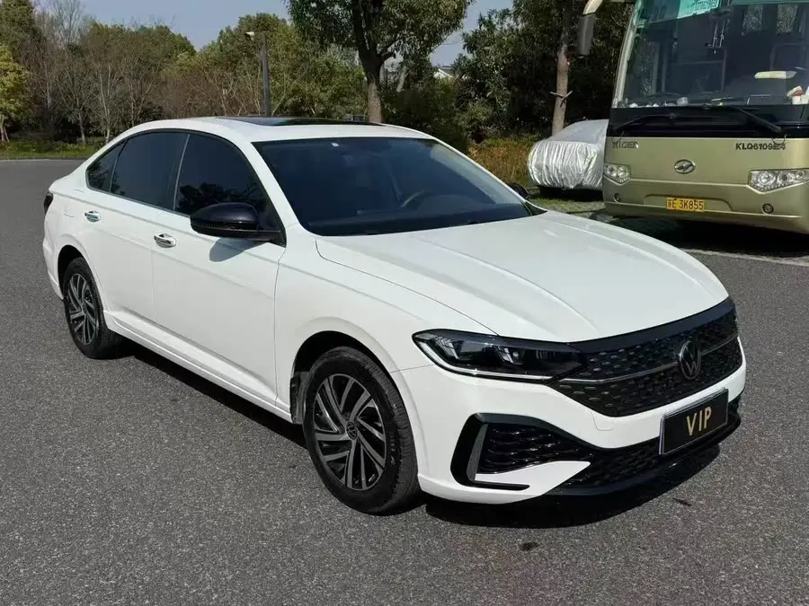 لافيدا 2023 طراز 300TSI DSG النسخة الكاملة النجومية