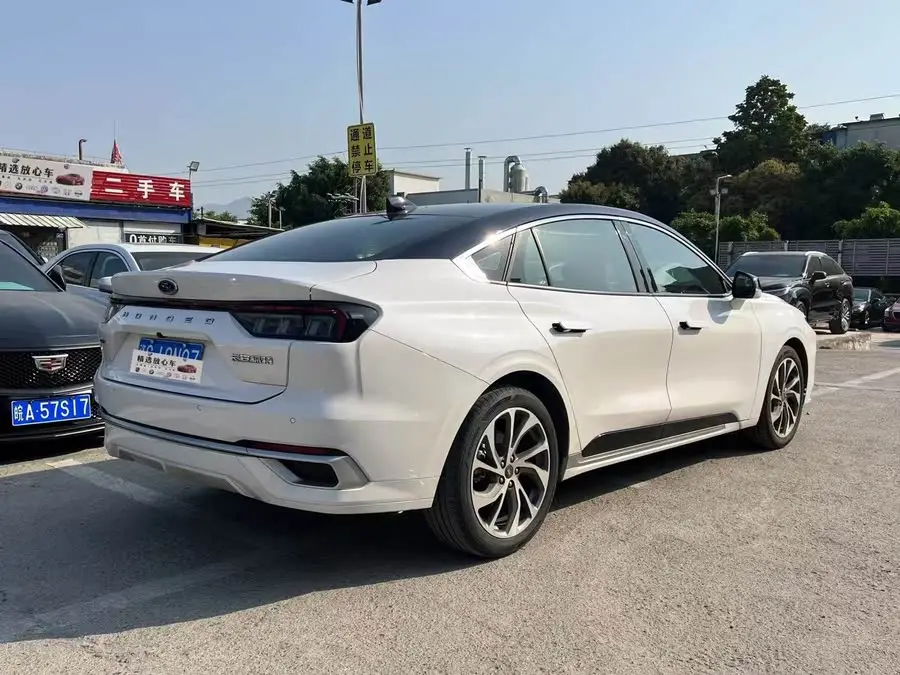 موديل 2022 فورد مونديو بتحديث EcoBoost 245 الفاخر