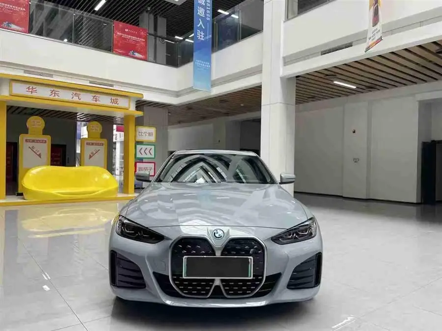 BMW i4 2023 eDrive35