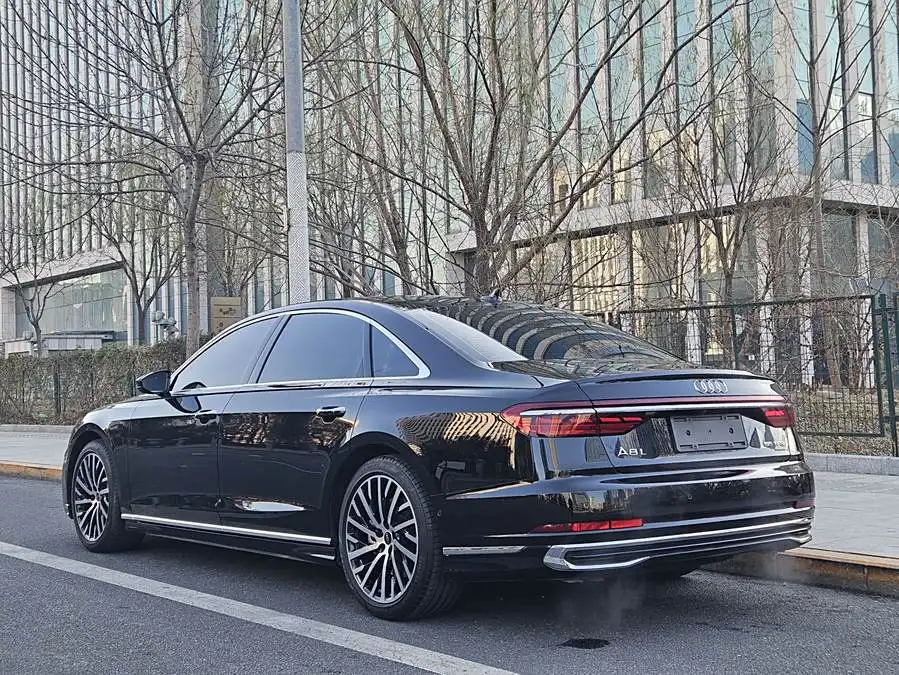 أودي A8 2024 A8L 55 TFSI كواترو الرائد