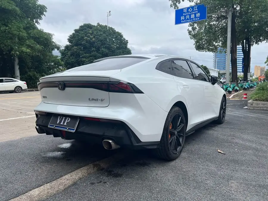 Changan UNI-V 2022 1.5T Premium