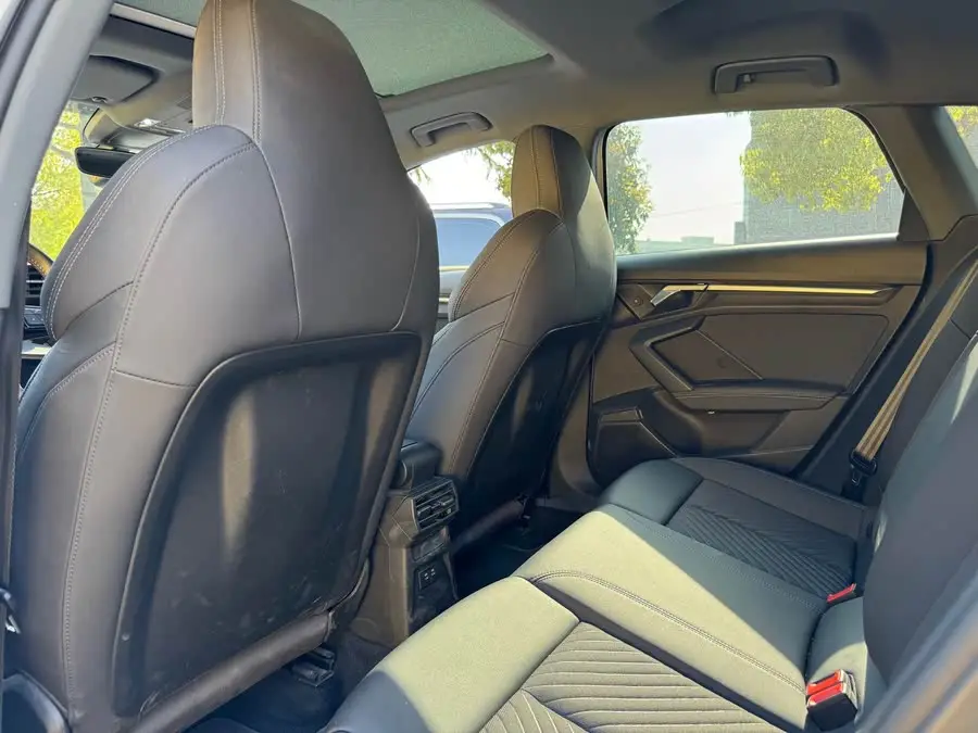 أودي A3 طراز 2021 سبورت باك 35 TFSI الطراز الرياضي الأنيق