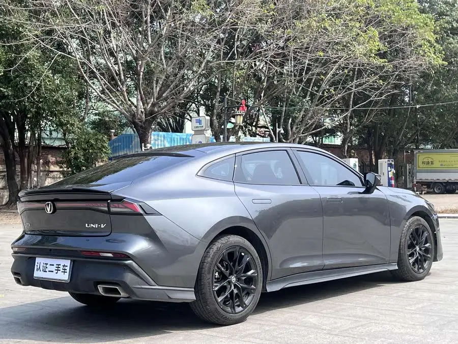 Changan UNI-V 2024 1.5T Premium