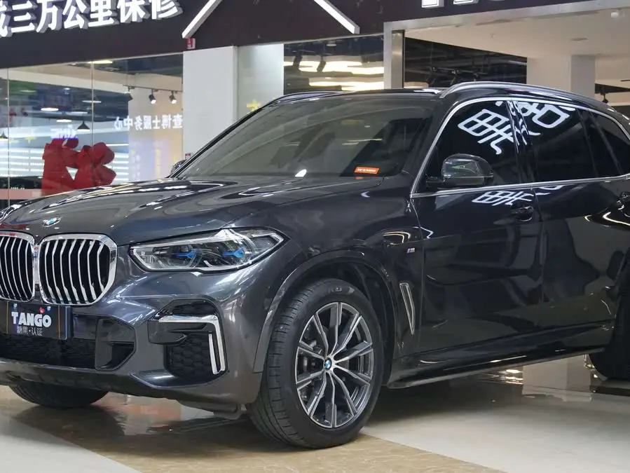 بي إم دبليو X5 2022 طراز محدث xDrive 30Li حزمة M الرياضية
