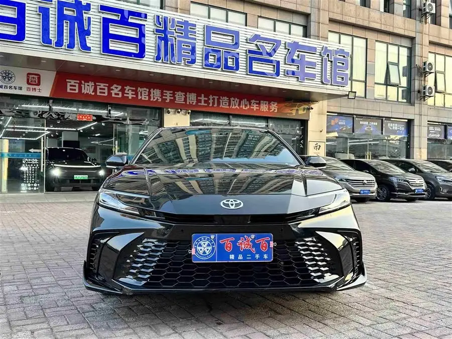 كامري 2024 الهجينة 2.0HS إصدار رياضي