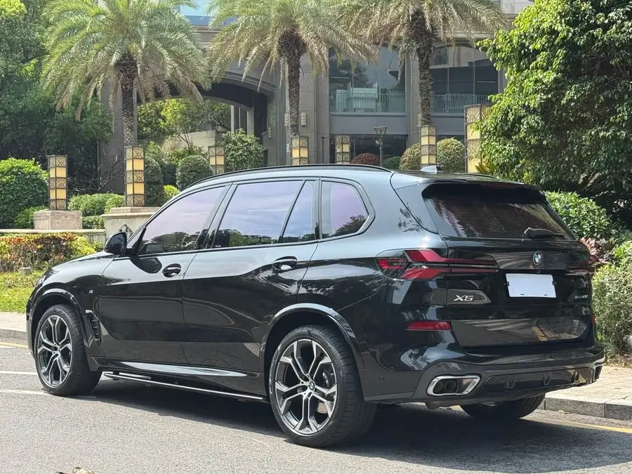 BMW X5 2023 xDrive 40Li Luxury M Sport Night Package