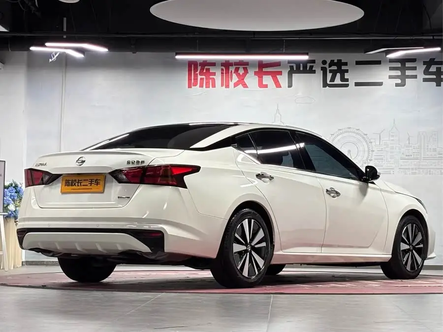 تينلاي 2021 2.0L XL إصدار الراحة