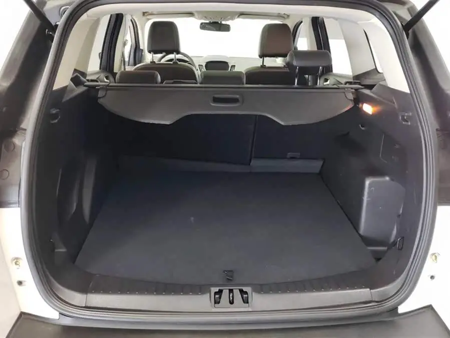 2019 Ford Escape EcoBoost 180 Two-Wheel Drive Platinum Model National VI