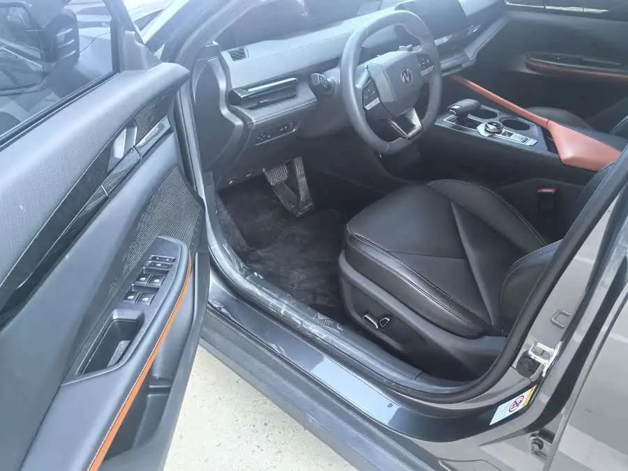 شانجان UNI-V 2022 1.5T التميز