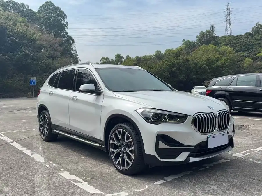 بي إم دبليو X1 2021 xDrive25Li الفاخرة