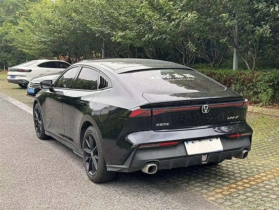 Changan UNI-V 2022 1.5T Sport Edition