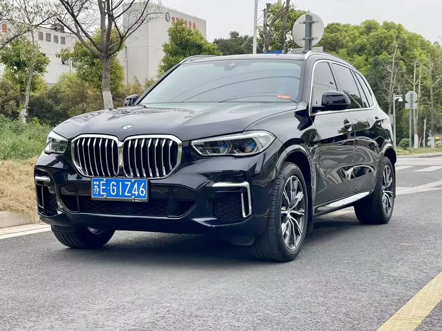 بي إم دبليو X5 2023 xDrive 30Li النسخة الفاخرة M الرياضية