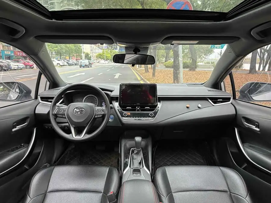 2019 تويوتا ليفين مزدوج المحرك 1.8H E-CVT النسخة الرياضية الوطنية V