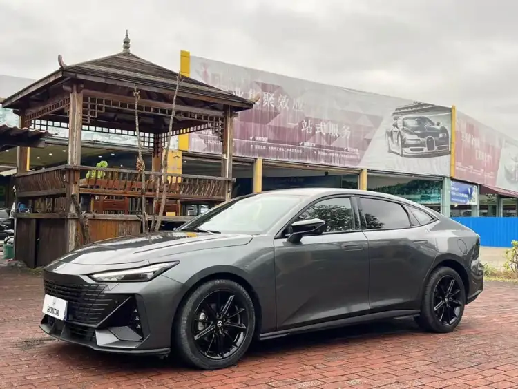 Changan UNI-V 2023 1.5T Premium