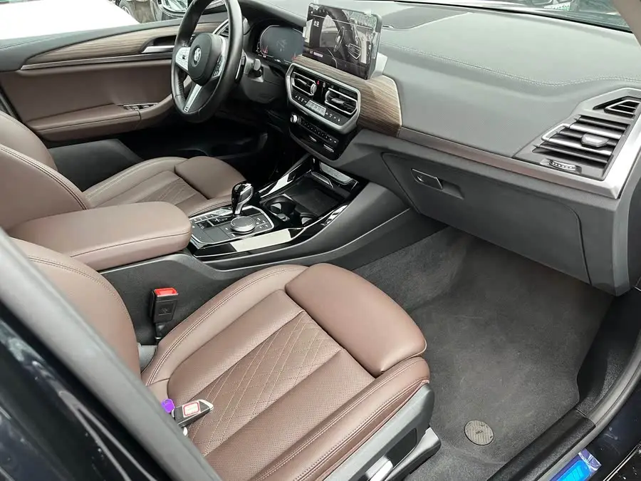 BMW X3 2023 xDrive30i Leading Model M Shadow Package